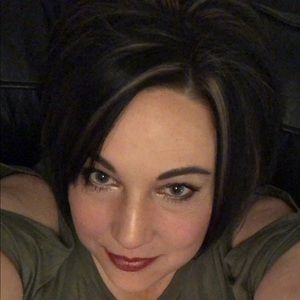 Meet your Posher, Angie